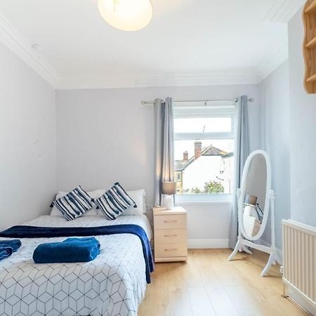 2 Bedroom Apartment Southend-On-Sea Exteriör bild