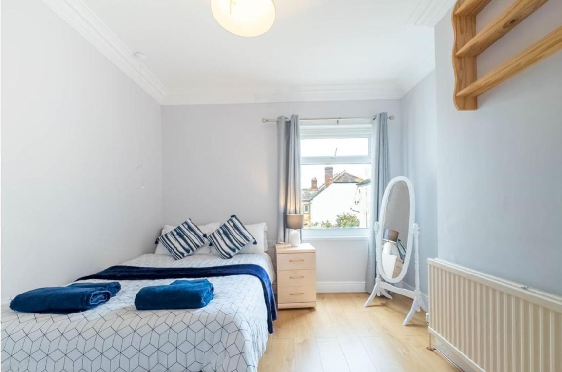 2 Bedroom Apartment Southend-On-Sea Exteriör bild