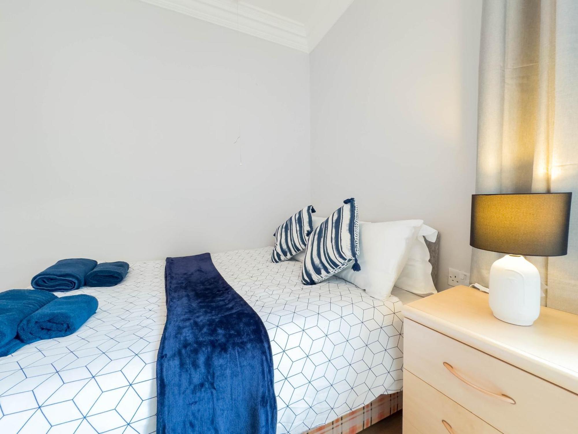 2 Bedroom Apartment Southend-On-Sea Exteriör bild