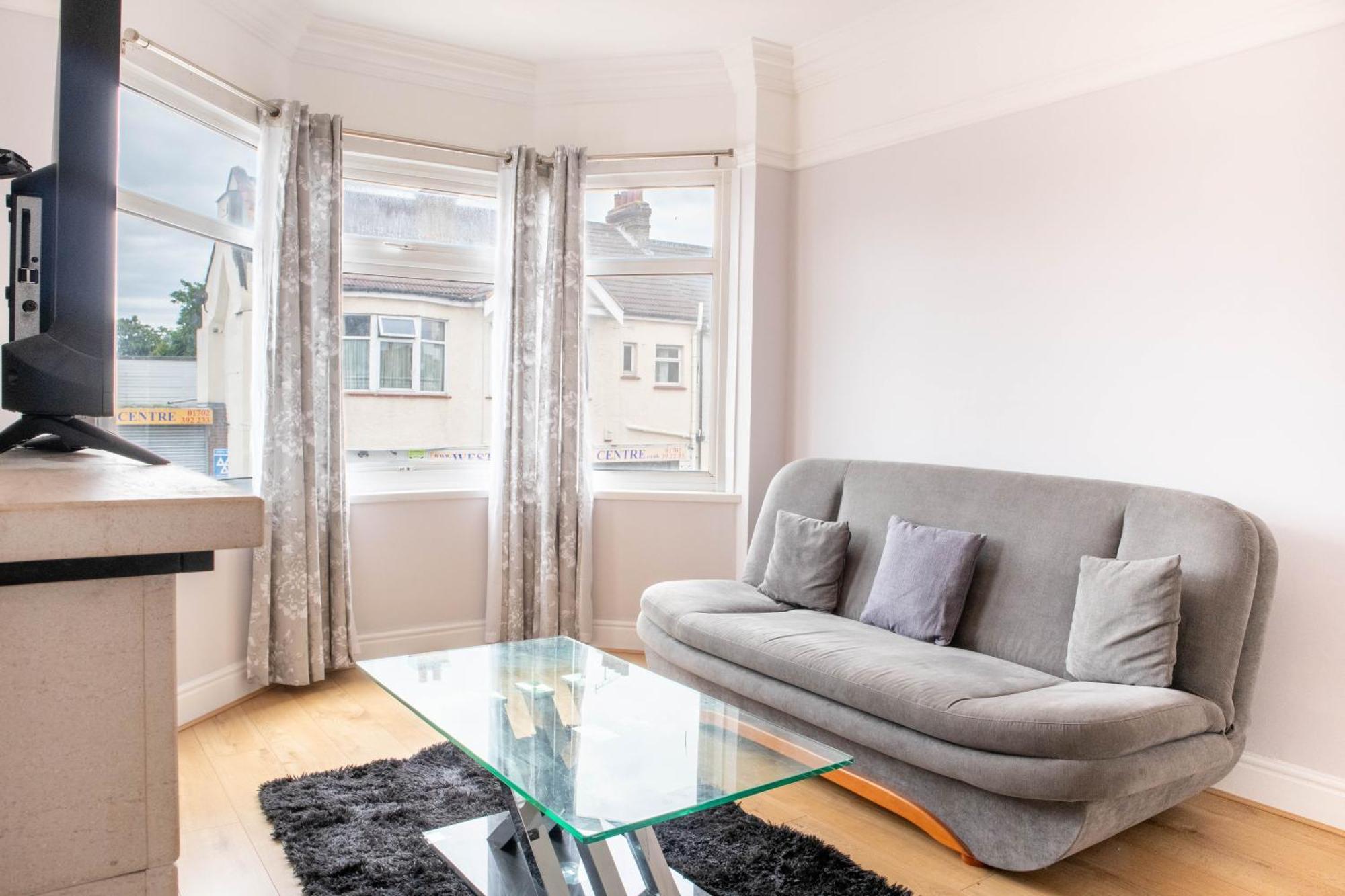 2 Bedroom Apartment Southend-On-Sea Exteriör bild