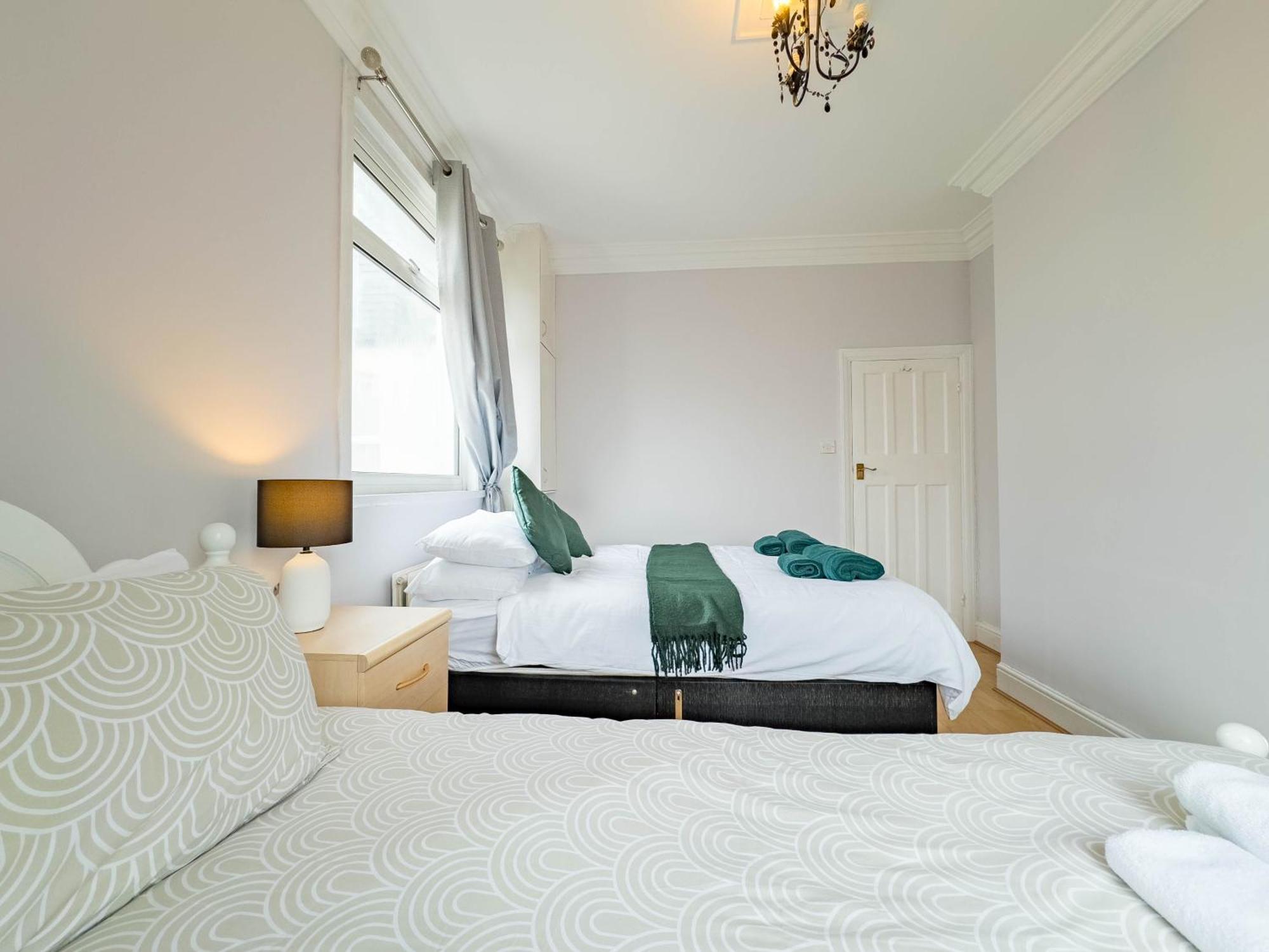 2 Bedroom Apartment Southend-On-Sea Exteriör bild